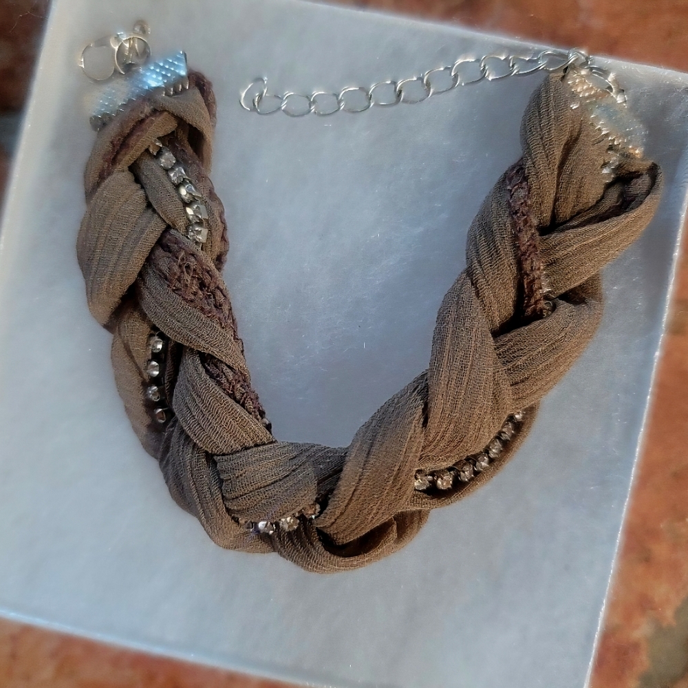 TRENDY 1 SIZE COCOA BROWN RHINESTONE & FABRIC BRAIDED BRACELET